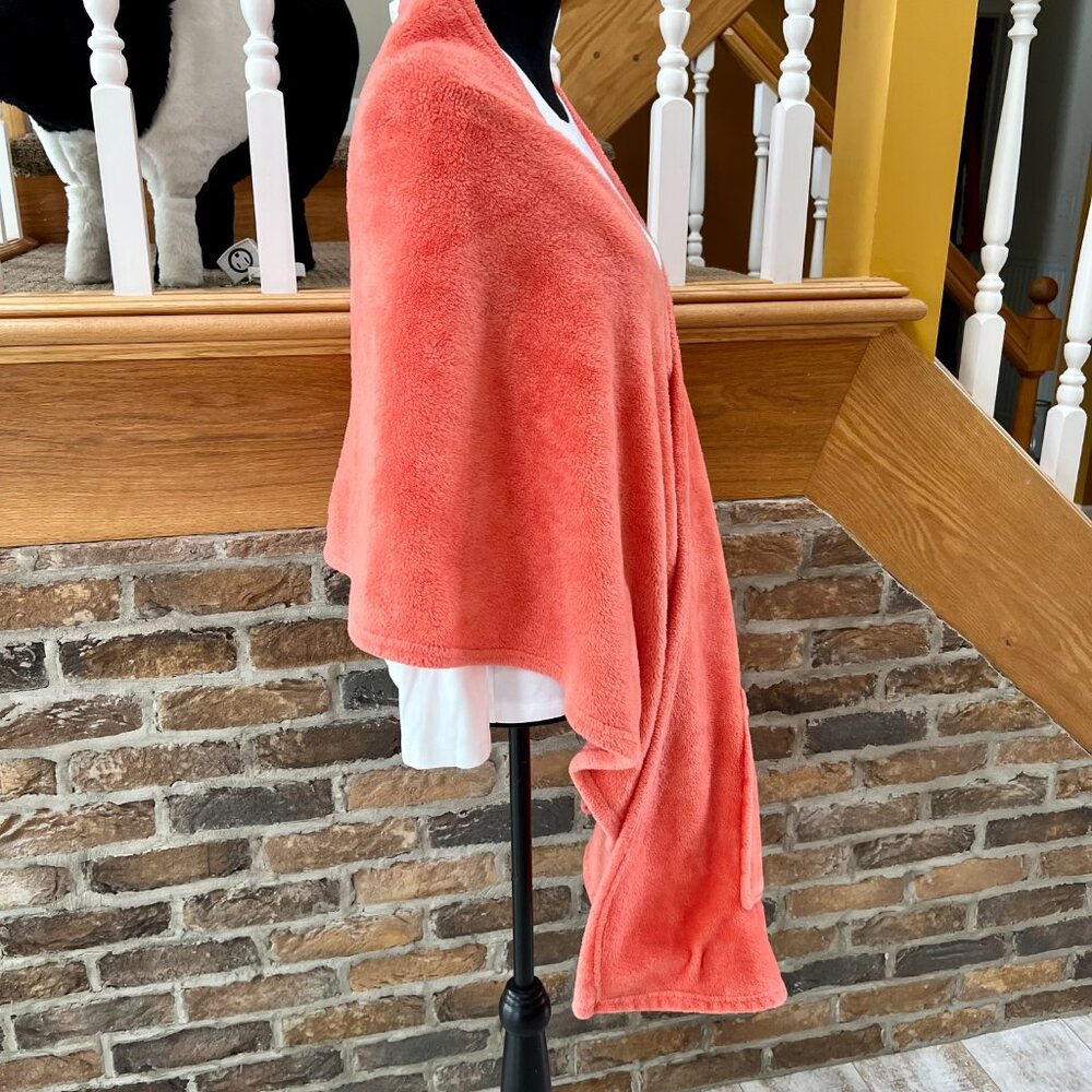 LAST CHANCE! Soft & Snuggly Coral Shawl/Cape with Pockets - Picture 7 of 11